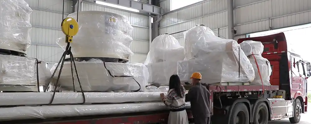 GK1700雷蒙磨粉机装车发往江西