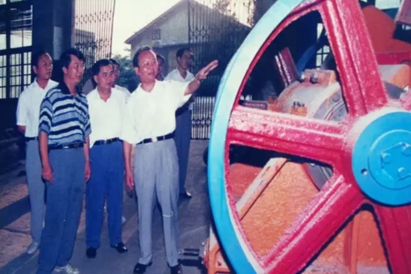 1996年8月桂林市领导来访桂林矿机